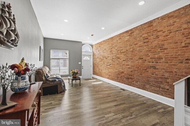 Photo - 1934 E Lafayette Ave