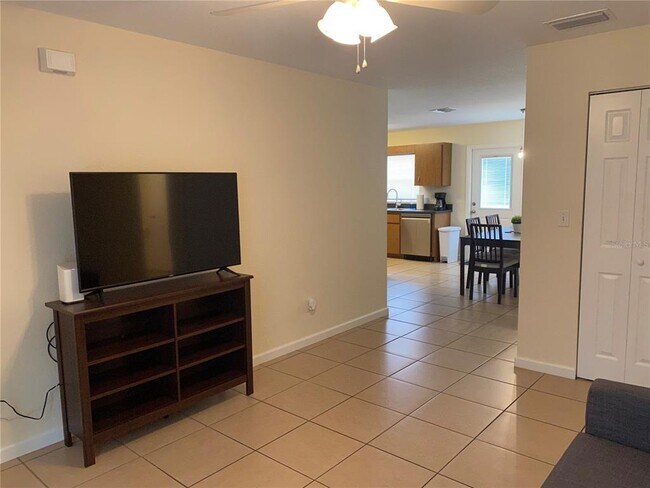 Photo - 5730 NE 33rd St