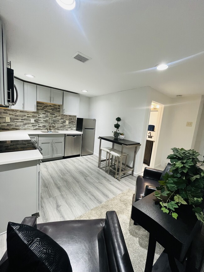 Photo - 76 S Main St