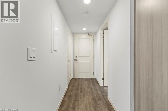 Photo - 220 Cannon St E Unit 706