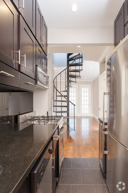 Building Photo - 219 E 28th St Rental