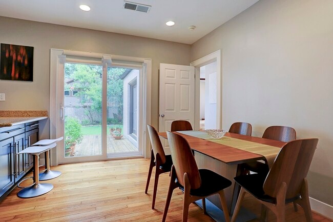 Photo - 6119 Fordham St