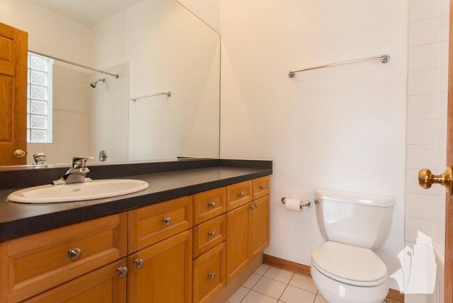 Photo - 1326 W Diversey Pkwy Unidad 3