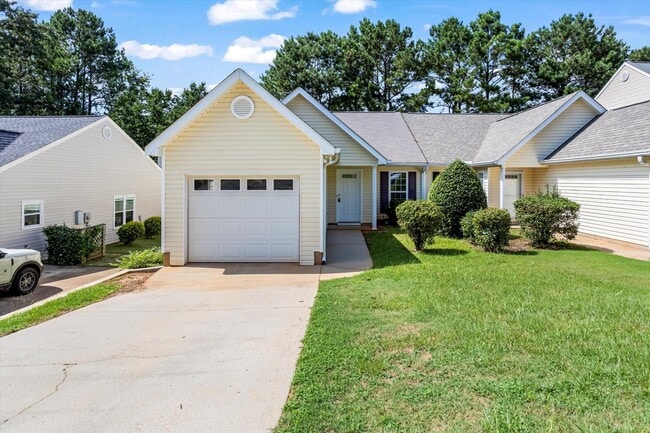 Photo - 313 Southbank Dr House