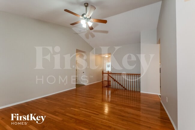 Photo - 14 Rivermeadows Dr