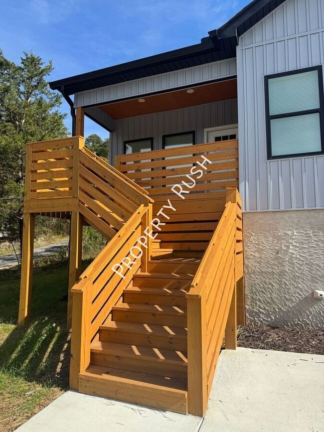 Photo - 1852 Wilberforce St