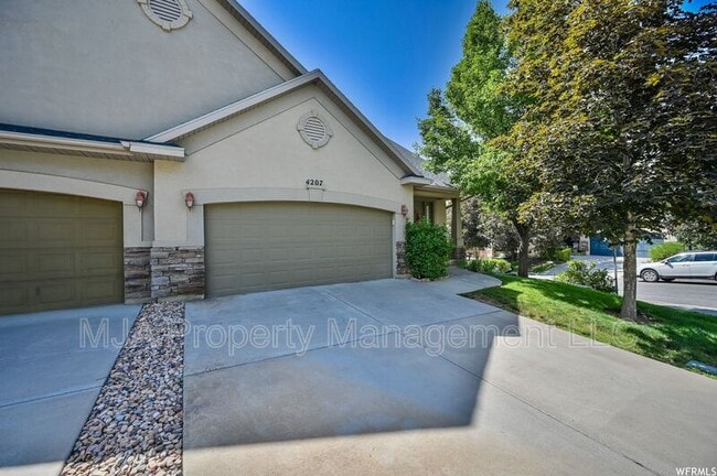 Photo - 4207 Pilgrim Cir W