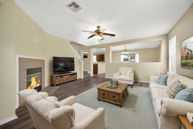 Photo - 8813 Wiley Way