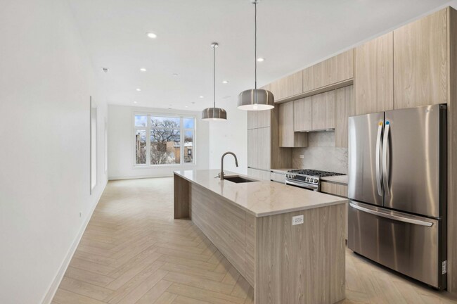 Building Photo - 3409 N Bosworth Ave