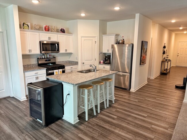 Photo - 2028 Bogue Ln