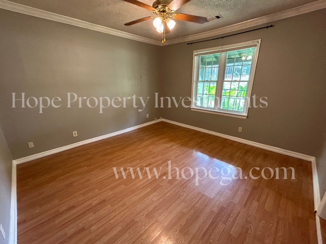 Photo - 342 Lagrange St