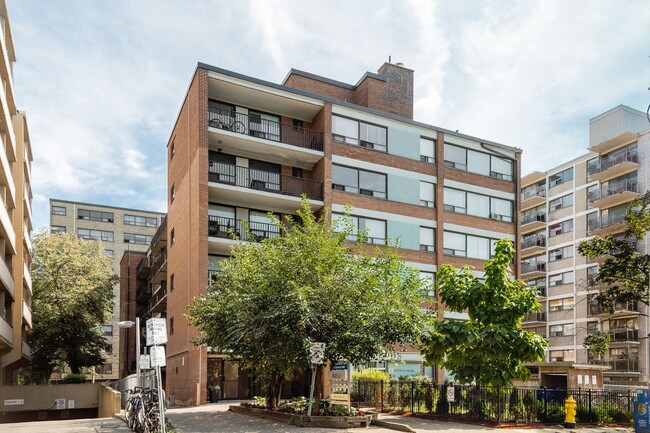 Building Photo - 77 Spencer Ave