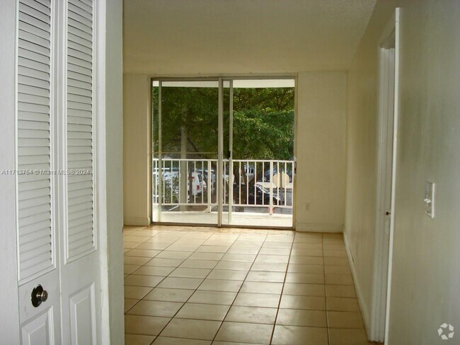 Building Photo - 1 bedroom in North Miami FL 33169 Rental