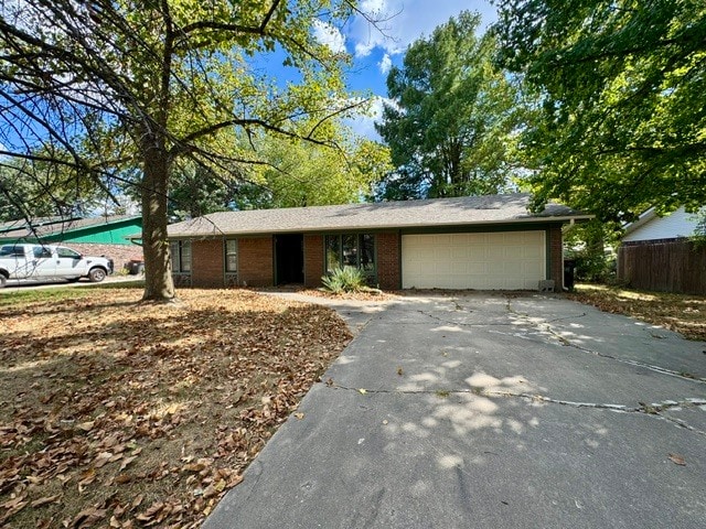 Building Photo - 205 E Henson Ave