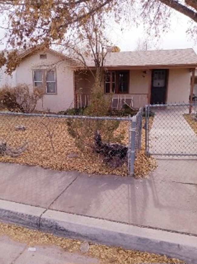 2 bedrooms 1 Bath North Valley - 2 bedrooms 1 Bath North Valley House