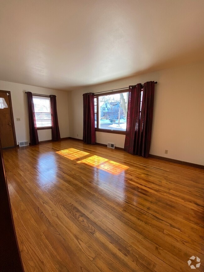 Building Photo - 2802 Union St Rental