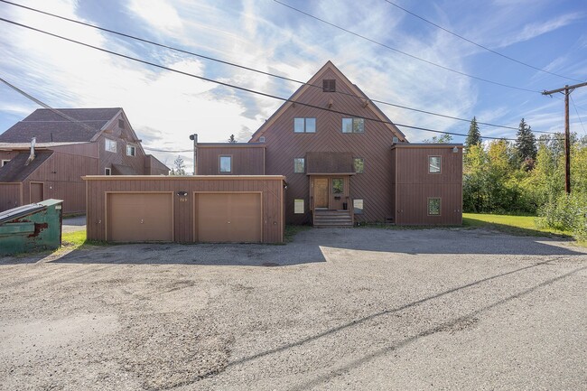 Building Photo - 709 Oconnor Rd Unit #1