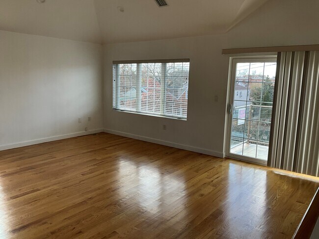 Photo - 258 Buttrick Ave