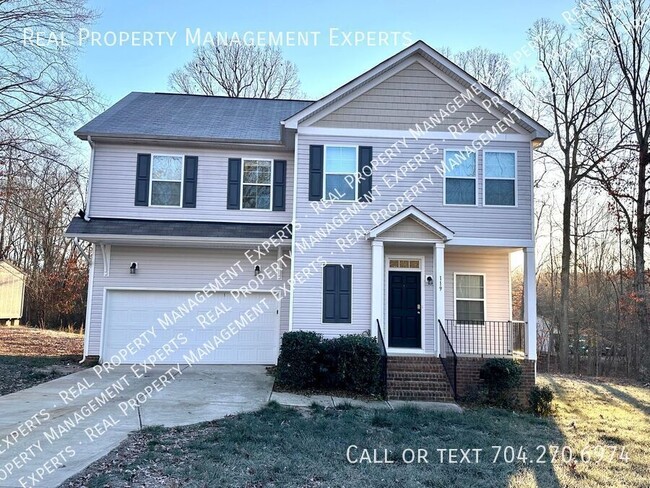 Spacious 4BR/2.5BA House in Statesville, NC! - Spacious 4BR/2.5BA House in Statesville, NC!