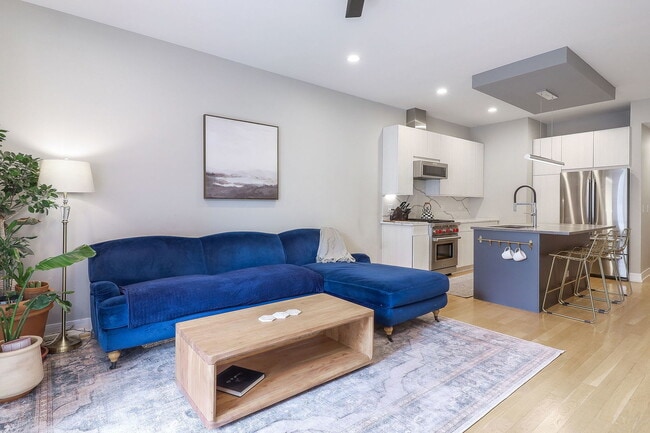 Photo - 680 N Milwaukee Ave Condo Unit 504