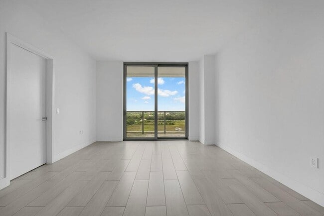 Photo - 2000 Metropica Way Unit 807