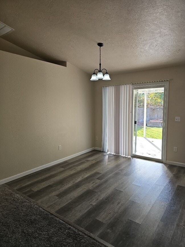 Photo - Cute Nampa home in one of the most desirable neighborhoods. Fabulous location. 7159 E. Hampton.