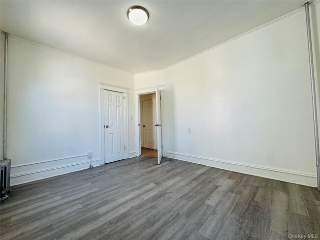 Photo - 27-24 Gillmore St