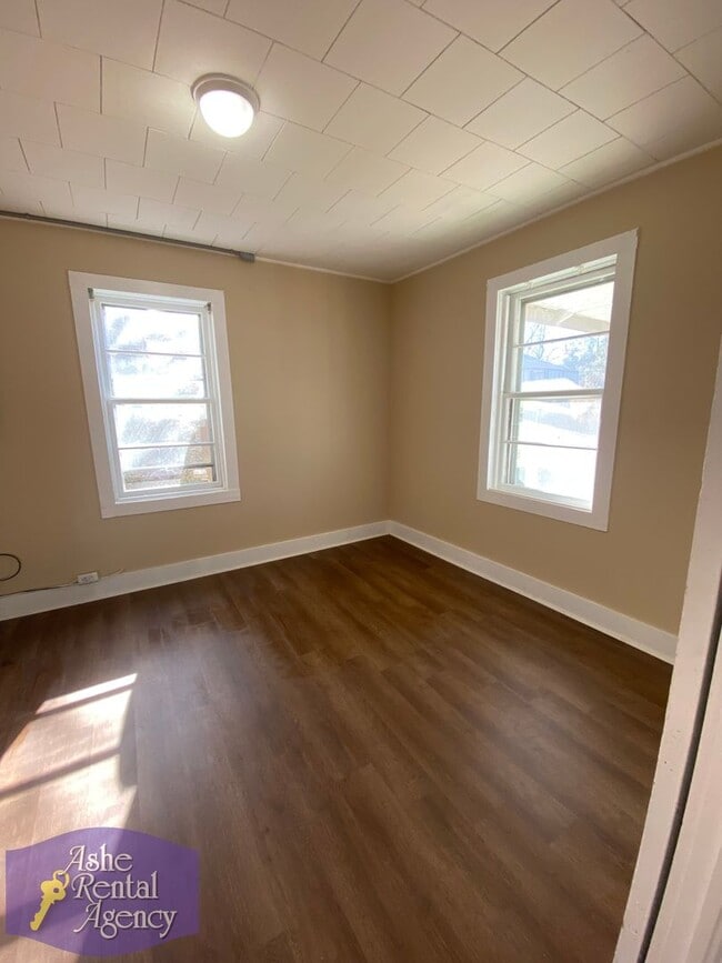 Photo - Quaint Cottage Walking Distance to Downtown West Jefferson