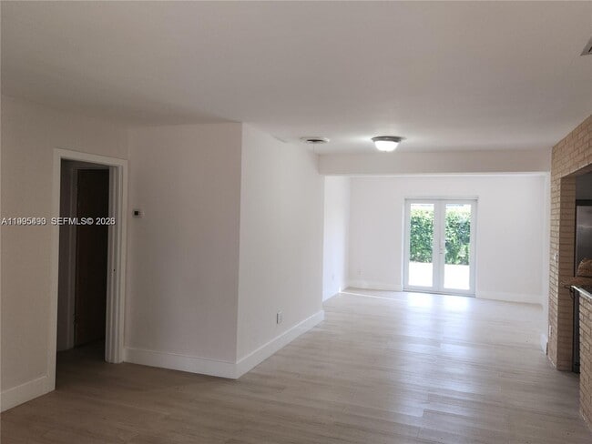 Photo - 3346 Coolidge St