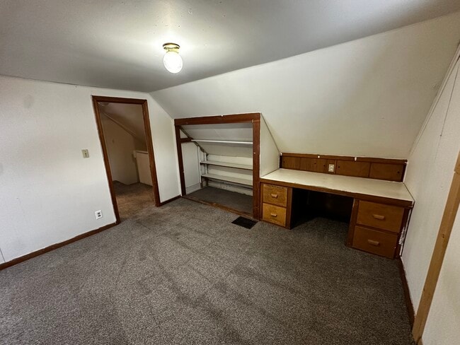 Photo - 1402 8th St E