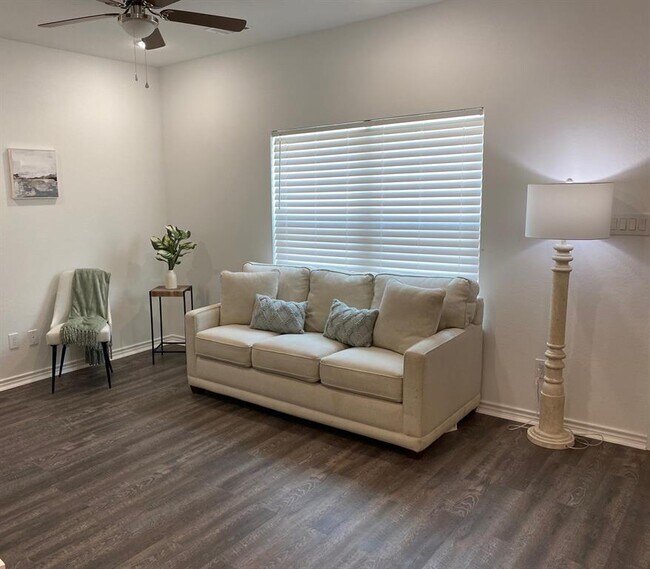 Photo - 24029 Wildwood Rd