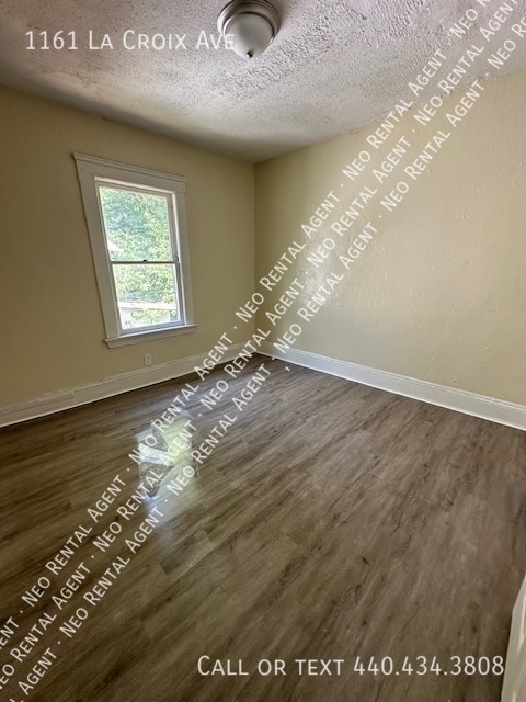 Photo - 1161 La Croix Ave