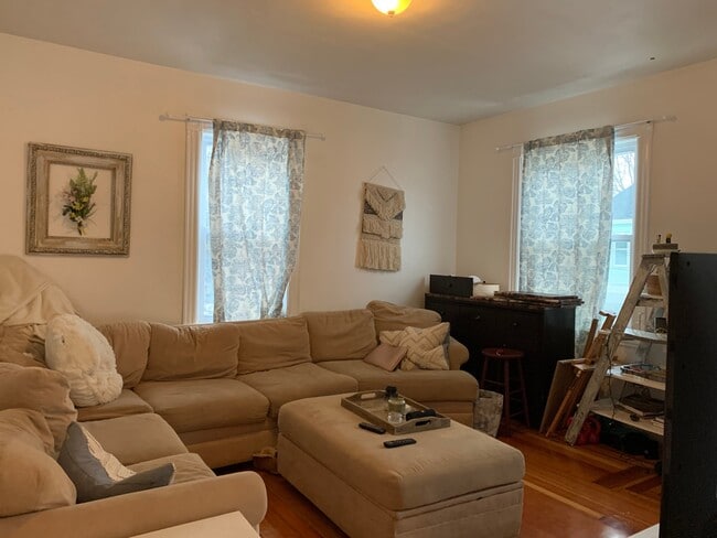 Photo - 16 Falkland St Unit 2
