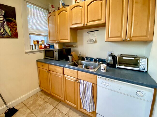 Building Photo - 3 Oswald St Unit 3