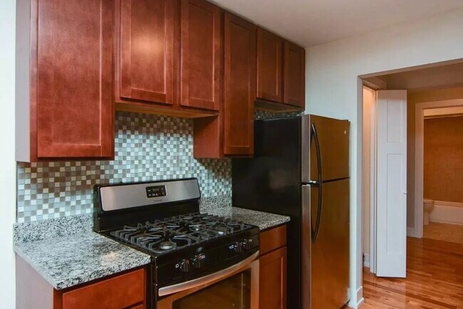Photo - 510 W Briar Pl Unit 1