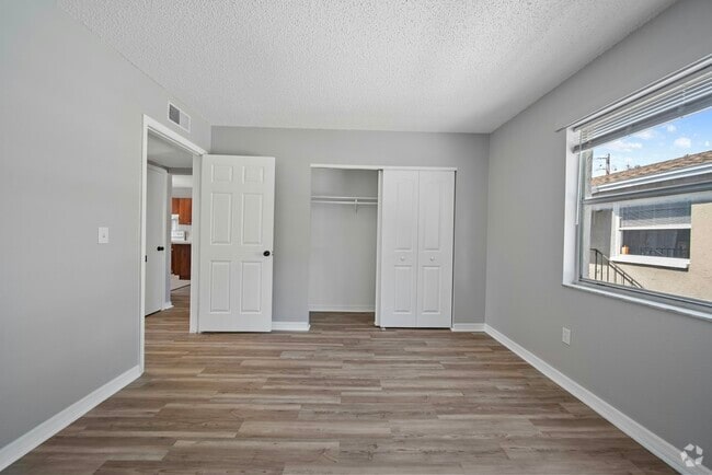 Building Photo - 714 E Floribraska Ave Unit D Rental
