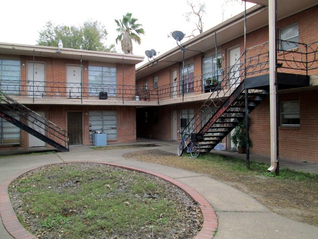 Photo - East Villa Apartments