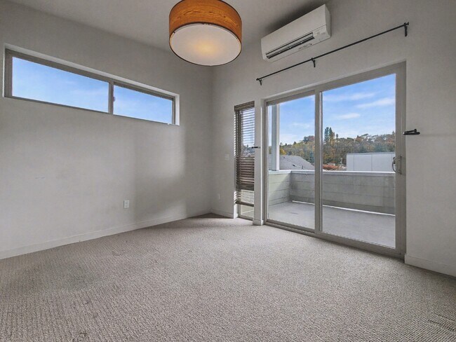 Photo - South Seattle 1 Bedroom + Office Townhouse...