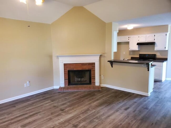 Photo - 1812 Clunan Cove