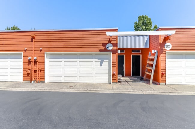 Building Photo - 2355 Yakima Ct Rental