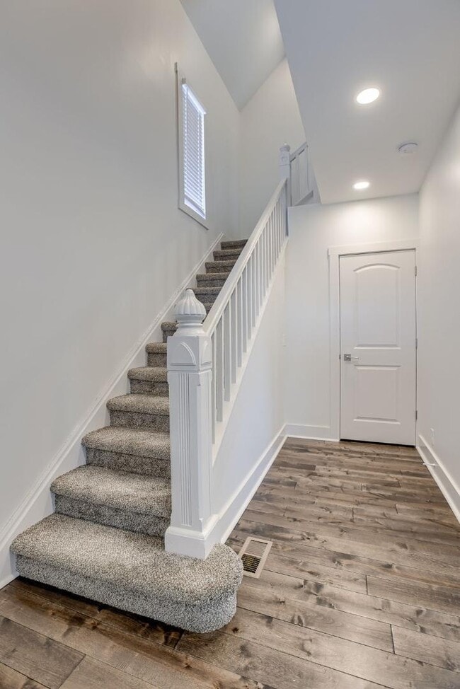 Photo - 309 N 33rd St