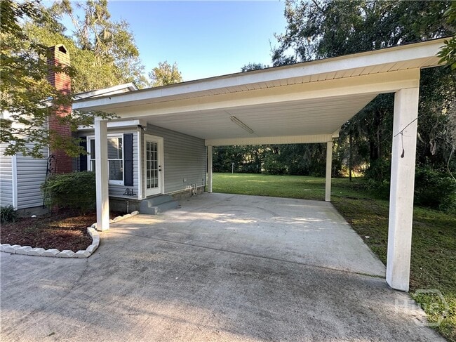 Photo - 443 Martin Rd