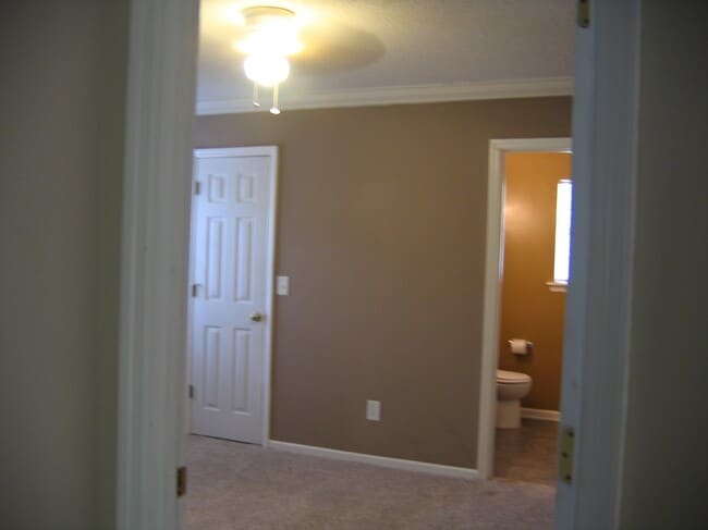 Building Photo - 10 Old Tree Court Rental