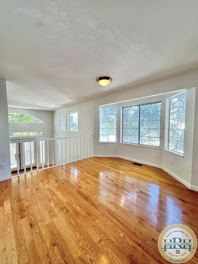 Photo - Charming 3BR|2.5BA Palo Alto Townhome – Pr...