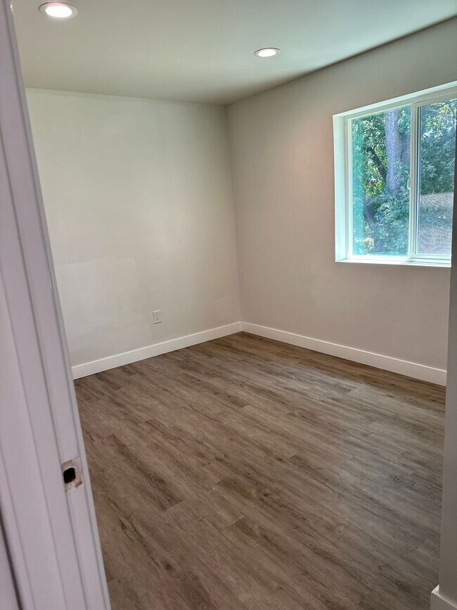 Photo - 402 Colin Kelly Dr Unit #A