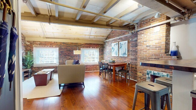 15 Union St Unit 3
