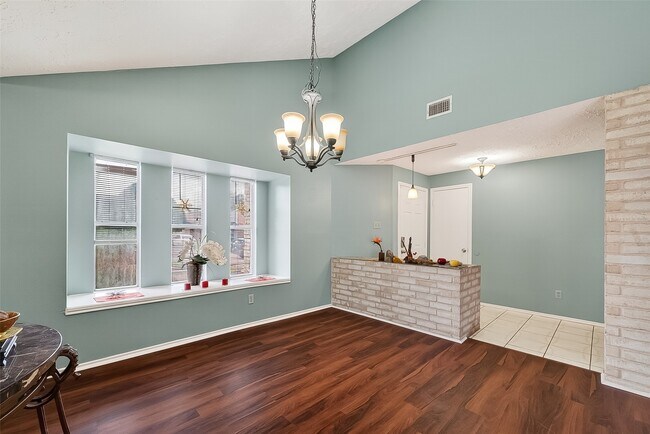 Photo - 8122 Sandy Glen Ln