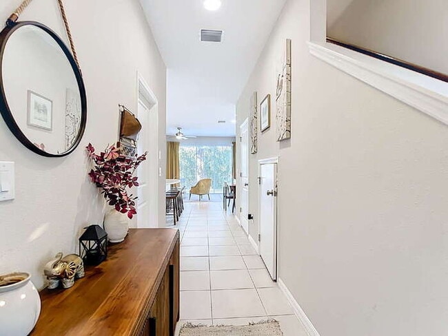 Photo - 10525 Oakside Dr