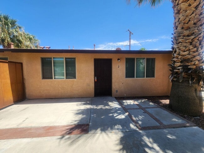 Building Photo - Alamo Apartments 6349 Unit J