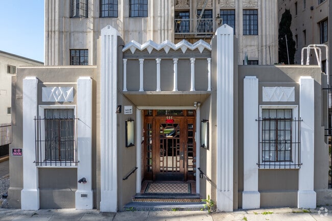 Building Photo - La Marquise